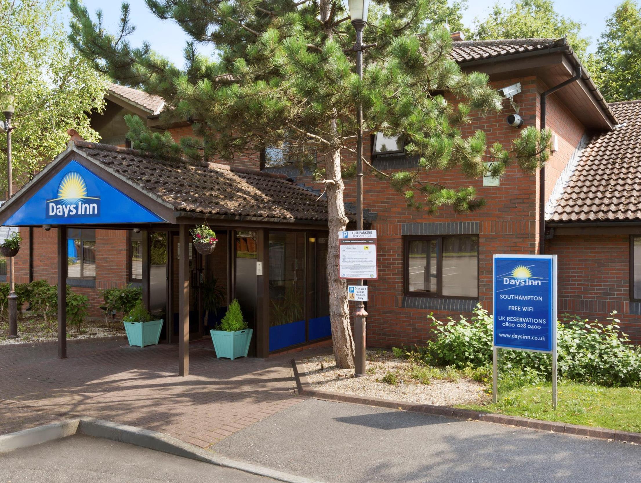 南安普敦若汉姆戴斯酒店 Chilworth  外观 照片