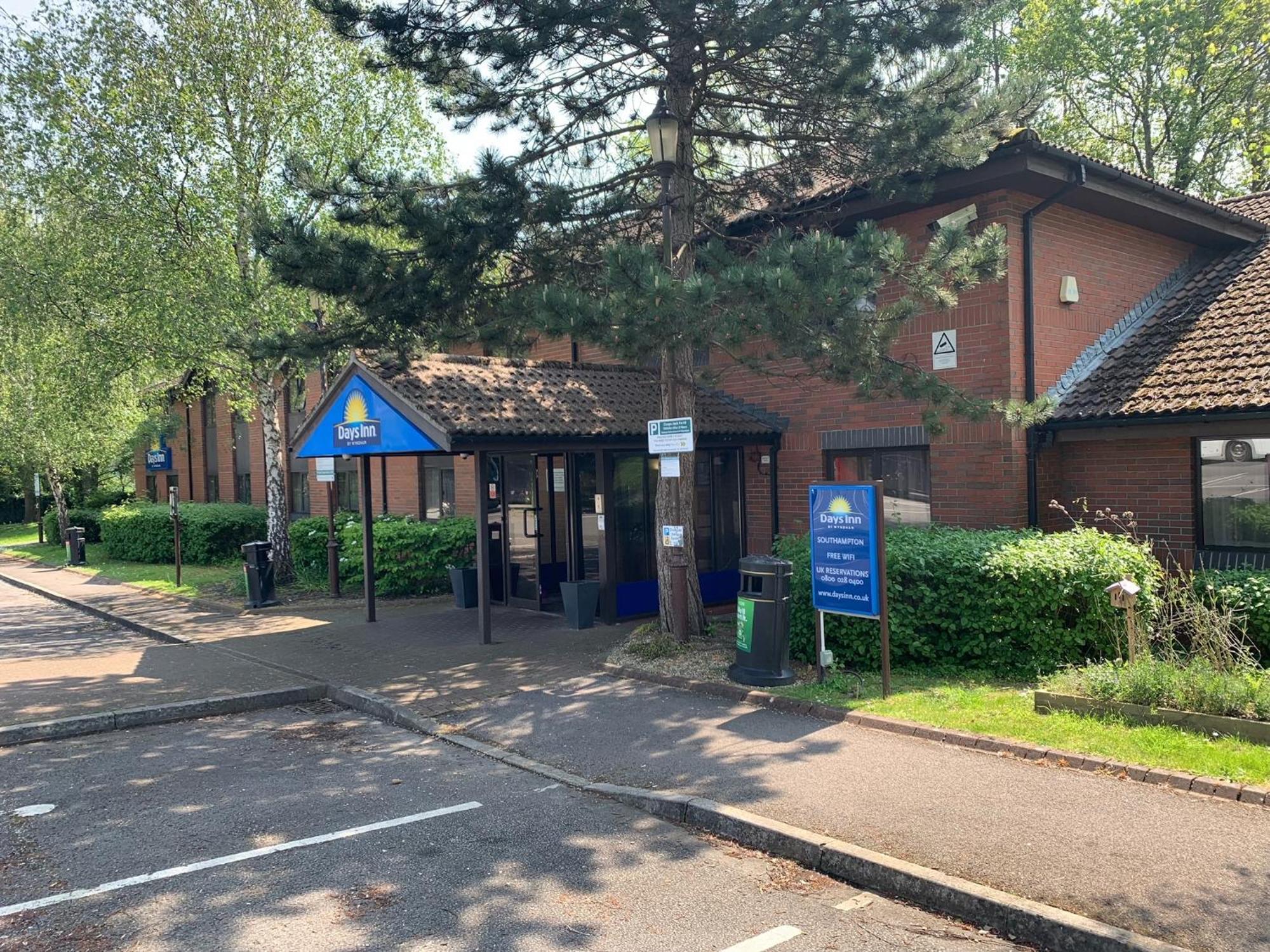 南安普敦若汉姆戴斯酒店 Chilworth  外观 照片