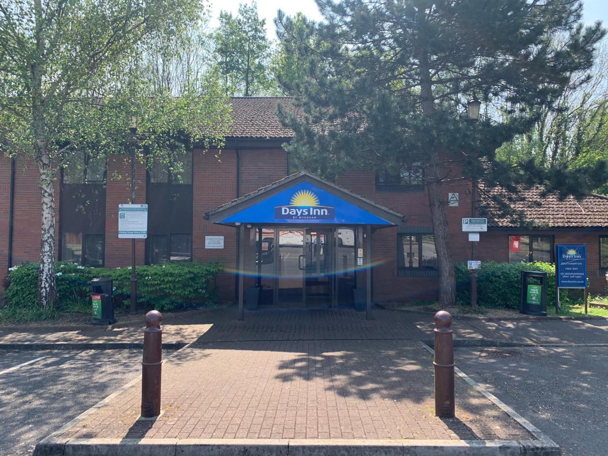南安普敦若汉姆戴斯酒店 Chilworth  外观 照片