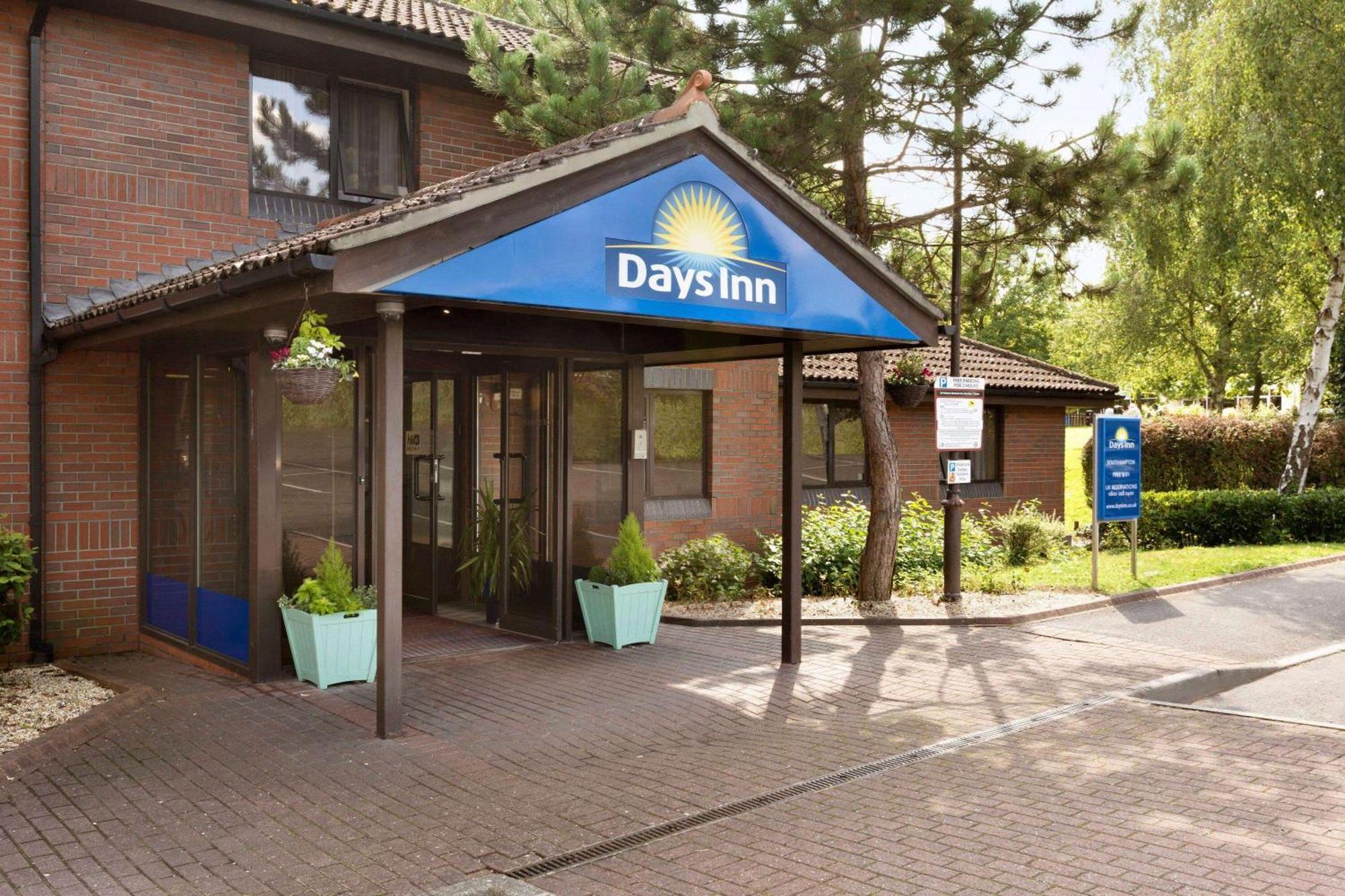 南安普敦若汉姆戴斯酒店 Chilworth  外观 照片